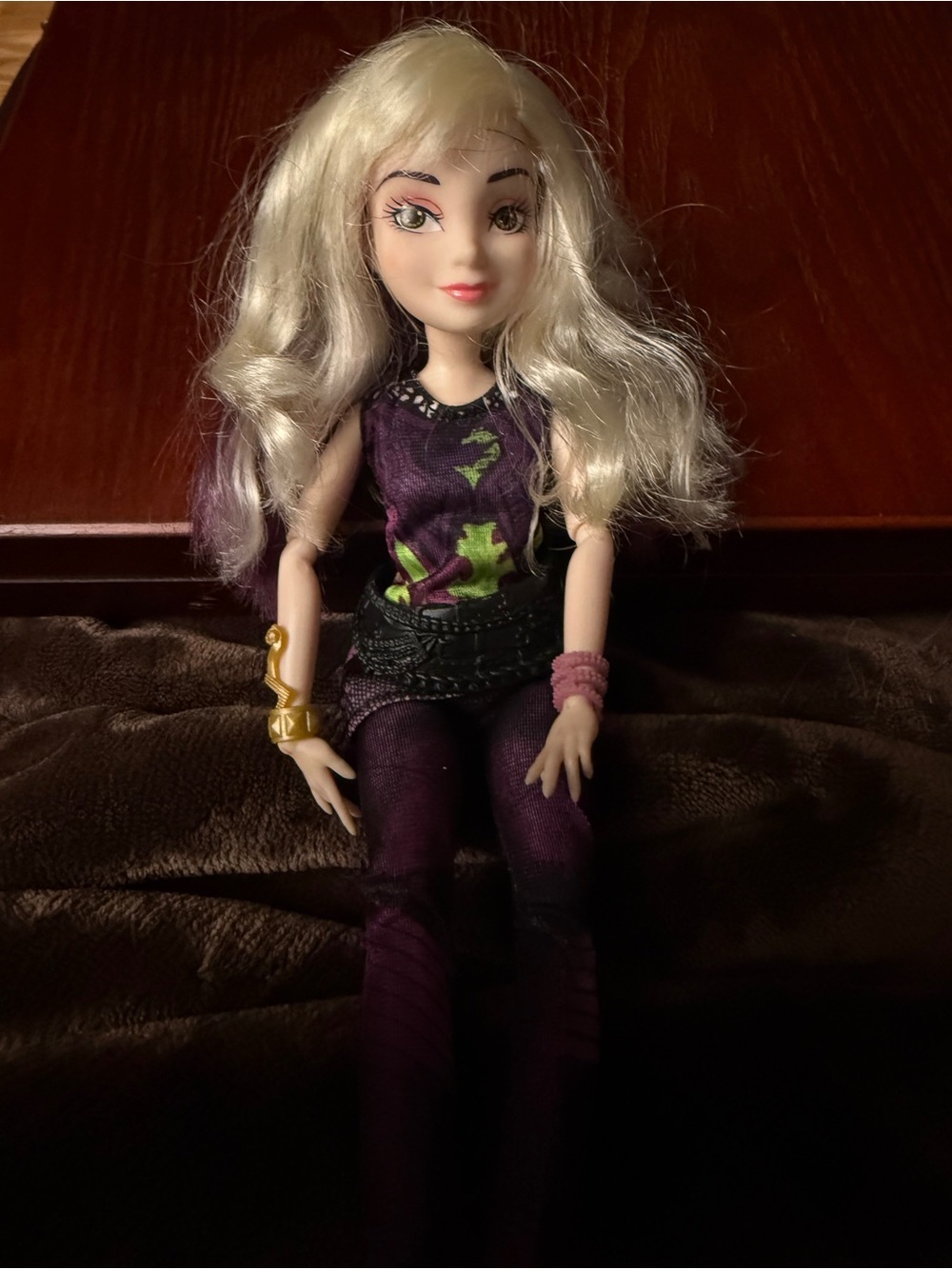 Descendants 2 Mal Fashion Doll Hasbro Blonde and Purple Hair - Picture 7 of 11